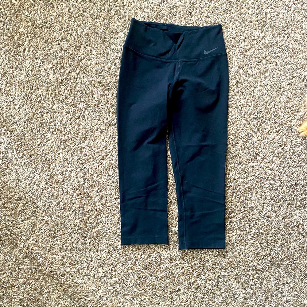 Nike dri fit capris